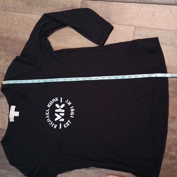 Michael Kors top long sleeve black 🖤 - Picture 4 of 5